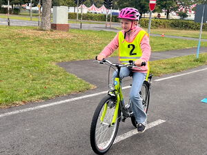 Kind beim Fahrradtraining