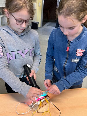 Kinder auf der Ausstellung Energie erleben
