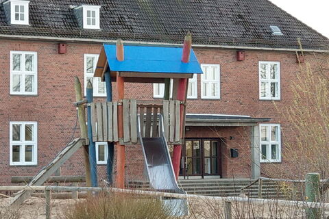 Klettergerüst im Schulhof der Pestalozzischule