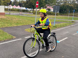 Kind beim Fahrradtraining