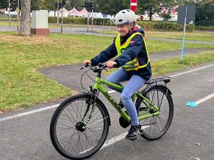 Kind beim Fahrradtraining