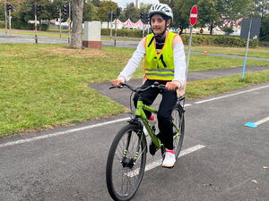 Kind beim Fahrradtraining