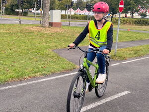 Kind beim Fahrradtraining