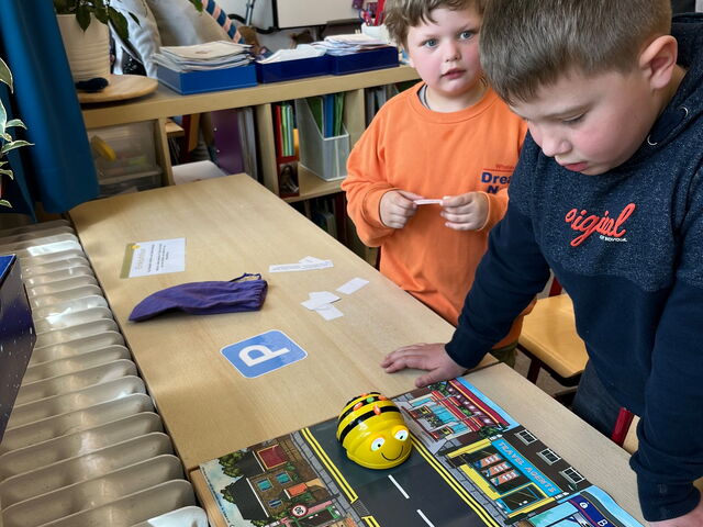 Spielen mit Beebots