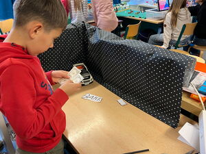 Schulkinder experimentieren mit Stop-Motion-Filmen