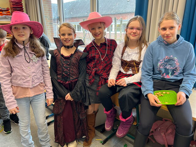 Verkleidete Kinder beim Fasching