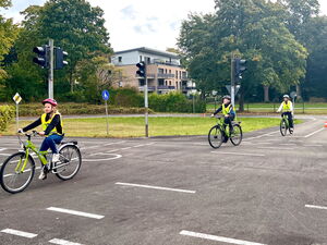 Kind beim Fahrradtraining