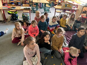 Schülerinnen und Schüler beim Vorlesetag