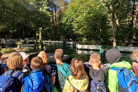 Kindergruppe am Teich