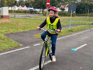 Kind beim Fahrradtraining
